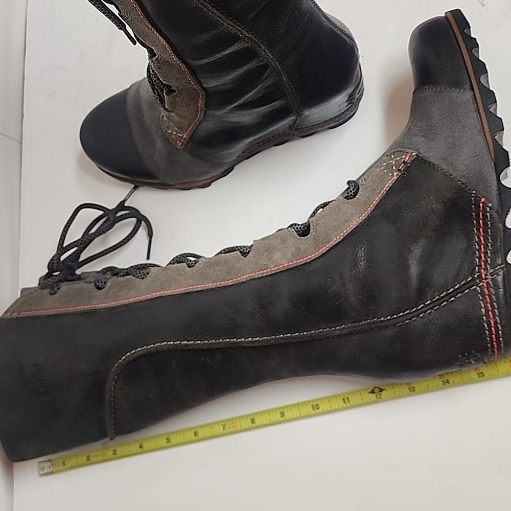 Sorel Cate The Great Sz8.5  Black Gray Olive Lace-up Tall 3.5 Hidden Wedge Boots - Picture 11 of 12